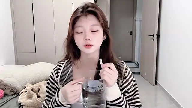 yangyang-1115 online show from October 2025 04:54:01 AM