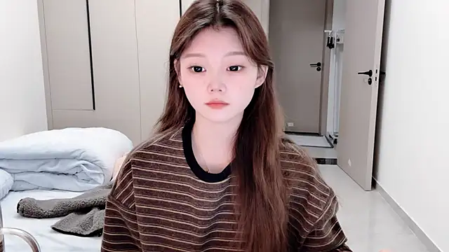 yangyang-1115 online show from November 2025 04:11:02 AM