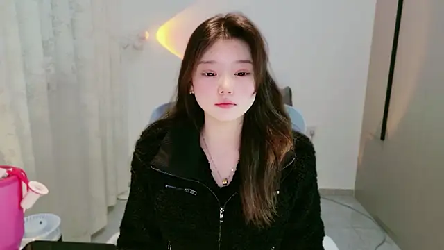 yangyang-1115 online show from December 2025 05:15:02 AM