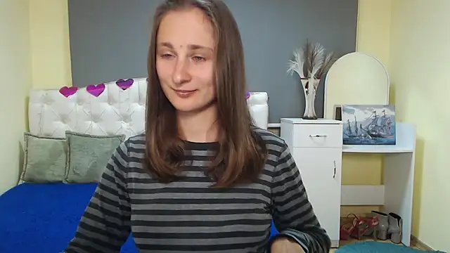 Snapshot of MichelLeee chatting on October 2025 11:16:01 AM MichelLeee online show from October 2025 11:16:01 AM