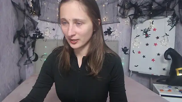 Snapshot of MichelLeee chatting on October 2025 11:13:02 AM MichelLeee online show from October 2025 11:13:02 AM