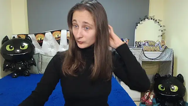 Snapshot of MichelLeee chatting on October 2025 12:20:01 PM MichelLeee online show from October 2025 12:20:01 PM