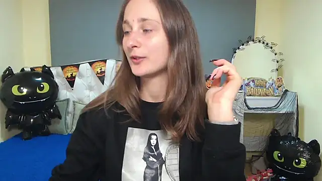 Snapshot of MichelLeee chatting on October 2025 12:09:01 PM MichelLeee online show from October 2025 12:09:01 PM