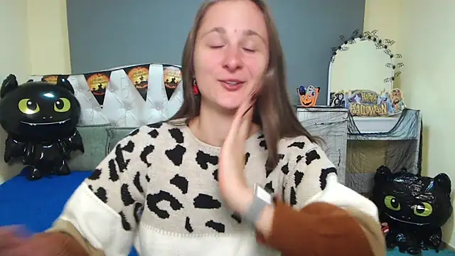 Snapshot of MichelLeee chatting on October 2025 12:18:02 PM MichelLeee online show from October 2025 12:18:02 PM