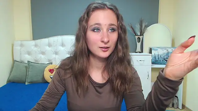 Snapshot of MichelLeee chatting on November 2025 12:27:02 PM MichelLeee online show from November 2025 12:27:02 PM