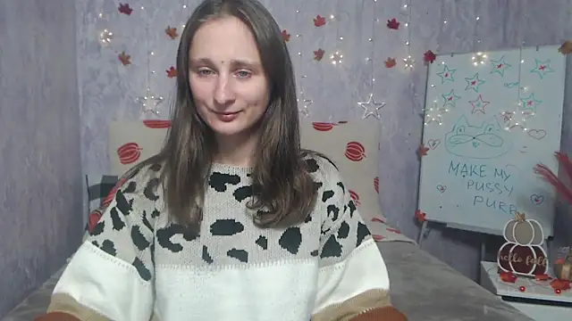 Snapshot of MichelLeee chatting on November 2025 12:05:02 PM MichelLeee online show from November 2025 12:05:02 PM