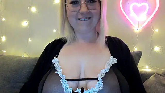 Lillyloo  online show from December 2024 05:42:01 AM