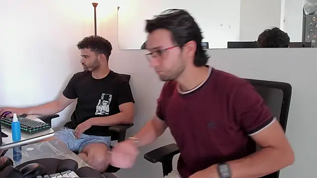 andrewChris  online show from September 2025 04:55:02 PM