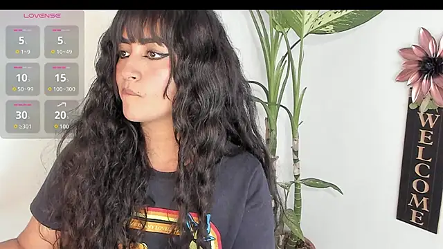 Snapshot of Lady_Rey chatting on October 2025 01:53:02 AM Lady Rey online show from October 2025 01:53:02 AM