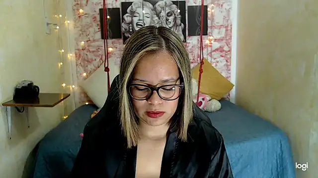 anthiamelisa online show from October 2025 08:24:02 PM