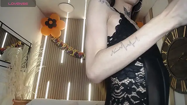 Snapshot of Aniie_Doll chatting on October 2025 08:42:01 PM Aniie Doll online show from October 2025 08:42:01 PM