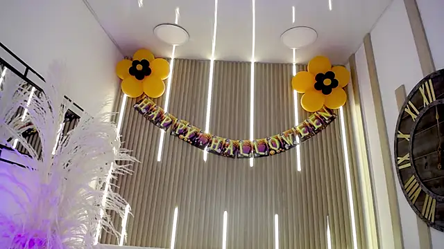 Snapshot of Aniie_Doll chatting on October 2025 08:54:02 PM Aniie Doll online show from October 2025 08:54:02 PM