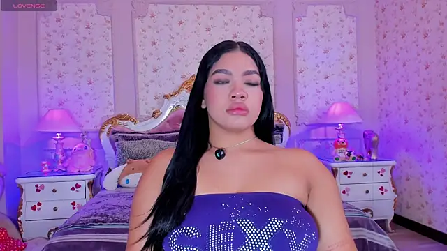 Snapshot of AllissonJames chatting on October 2025 11:28:02 AM AllissonJames online show from October 2025 11:28:02 AM