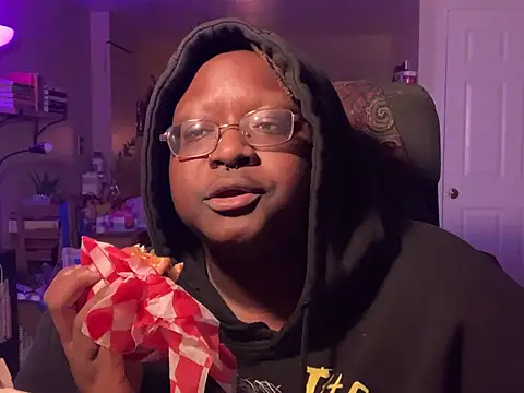 Snapshot of BigKittyRaven chatting on December 2024 02:19:02 AM BigKittyRaven online show from December 2024 02:19:02 AM