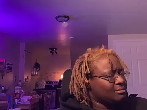 Snapshot of BigKittyRaven chatting on December 2024 02:25:01 AM BigKittyRaven online show from December 2024 02:25:01 AM