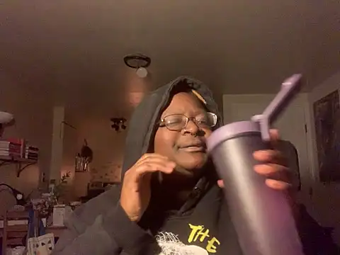 Snapshot of BigKittyRaven chatting on January 2025 04:22:02 AM BigKittyRaven online show from January 2025 04:22:02 AM