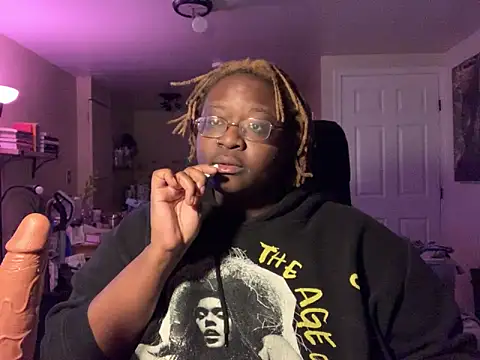 Snapshot of BigKittyRaven chatting on February 2025 04:35:02 AM BigKittyRaven online show from February 2025 04:35:02 AM