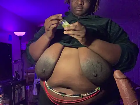 Snapshot of BigKittyRaven chatting on February 2025 04:22:01 AM BigKittyRaven online show from February 2025 04:22:01 AM