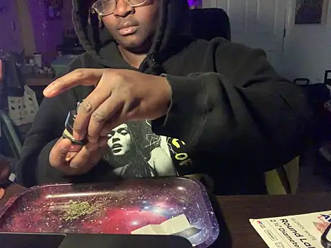 Snapshot of BigKittyRaven chatting on February 2025 04:43:01 AM BigKittyRaven online show from February 2025 04:43:01 AM