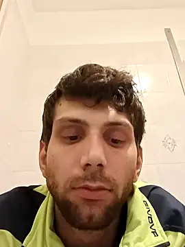 Snapshot of dariodario chatting on February 2025 05:05:02 PM dariodario online show from February 2025 05:05:02 PM