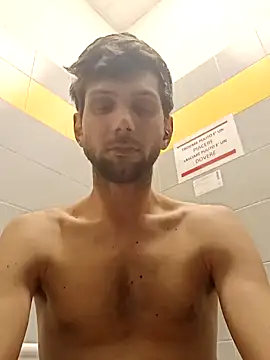 Snapshot of dariodario chatting on February 2025 05:53:02 PM dariodario online show from February 2025 05:53:02 PM