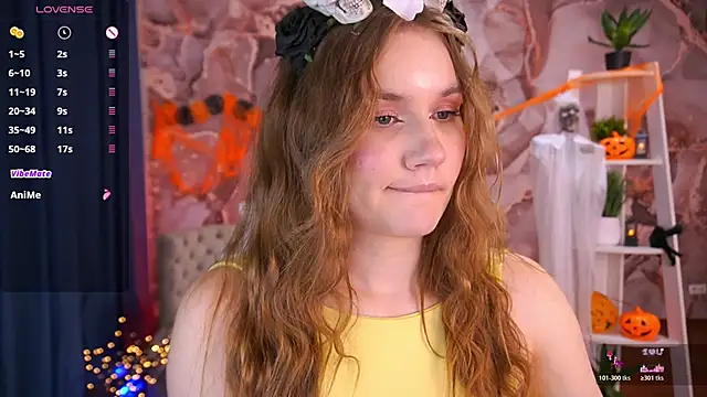 Snapshot of FoxyyKate chatting on October 2025 03:35:02 PM FoxyyKate online show from October 2025 03:35:02 PM