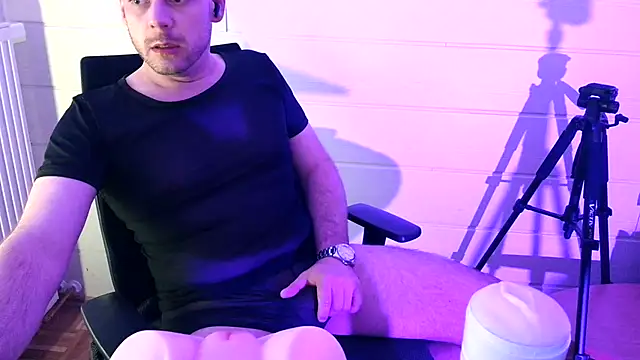 Toyboy84X online show from February 2025 11:24:01 PM