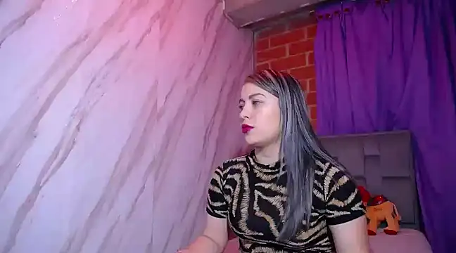 Cinthia Kendall online show from December 2024 04:30:02 AM