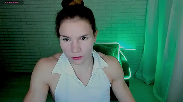 Lisa Ray online show from December 2024 08:39:01 PM
