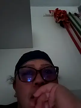 Snapshot of Darly_Gomez chatting on October 2025 07:58:01 PM Darly Gomez online show from October 2025 07:58:01 PM