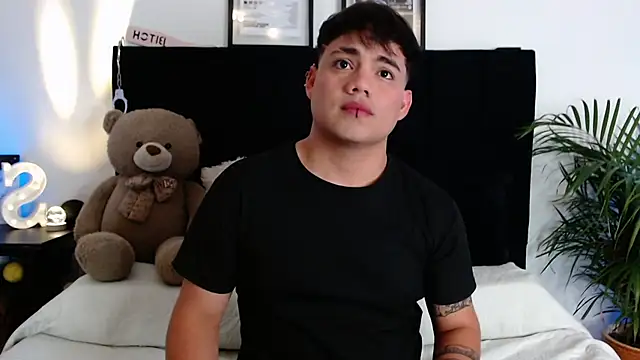 Snapshot of dannybear_ chatting on November 2025 10:42:01 PM dannybear online show from November 2025 10:42:01 PM