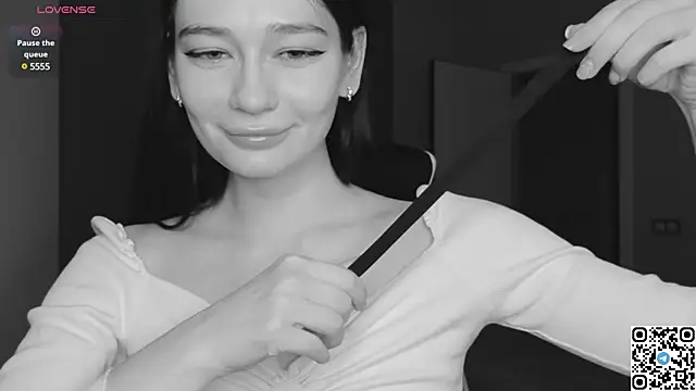 Misty Rose online show from January 2025 01:28:01 PM