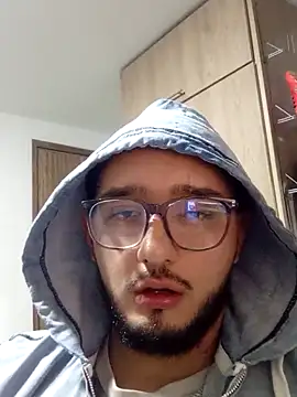 Snapshot of Nene1325 chatting on December 2024 08:19:02 AM Nene1325 online show from December 2024 08:19:02 AM