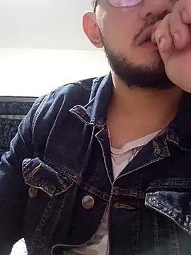 Snapshot of Nene1325 chatting on December 2024 06:18:02 AM Nene1325 online show from December 2024 06:18:02 AM