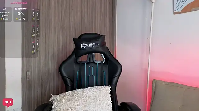 Snapshot of Tamaraa_Serra chatting on November 2025 02:17:01 PM Tamaraa Serra online show from November 2025 02:17:01 PM