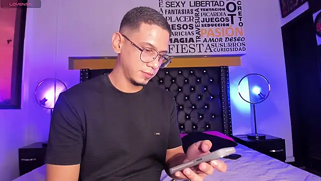 JoshMillerr  online show from March 2025 09:35:01 PM