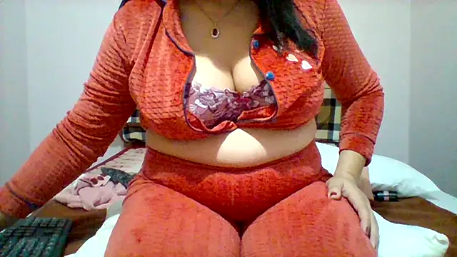 Snapshot of spicy_loulou chatting on December 2024 08:26:02 PM spicy loulou online show from December 2024 08:26:02 PM