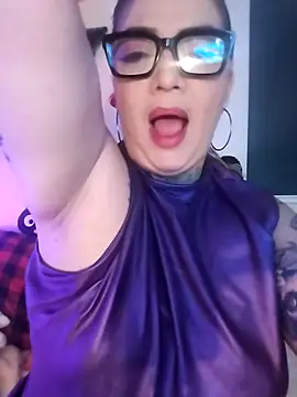 poisson ivy online show from October 2025 03:18:02 AM