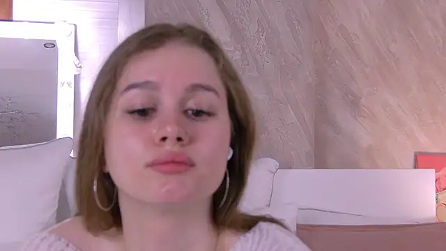 Snapshot of EllieHayes chatting on September 2025 05:14:01 PM EllieHayes online show from September 2025 05:14:01 PM