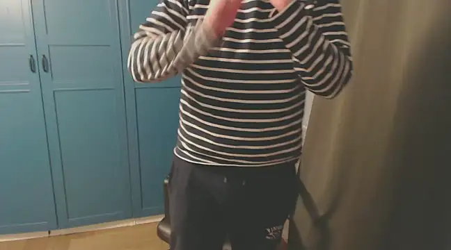 Snapshot of CuteMan33 chatting on December 2024 11:20:02 PM CuteMan33 online show from December 2024 11:20:02 PM