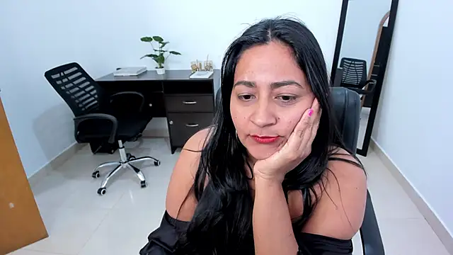 Adele Sweett online show from February 2025 06:37:01 PM