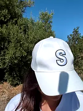 Snapshot of Samira-Summer chatting on October 2025 09:06:02 AM Samira-Summer online show from October 2025 09:06:02 AM