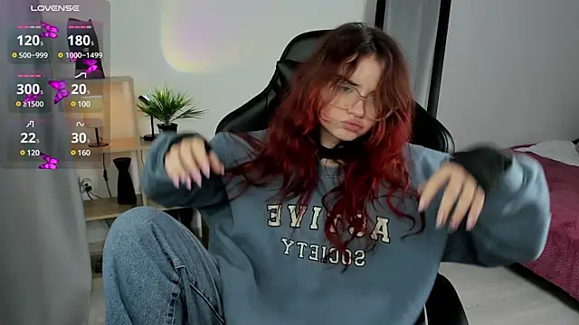 Snapshot of Sonya_Glen chatting on December 2024 11:39:02 PM Sonya Glen online show from December 2024 11:39:02 PM