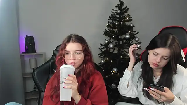 Snapshot of Sonya_Glen chatting on December 2024 01:59:02 AM Sonya Glen online show from December 2024 01:59:02 AM