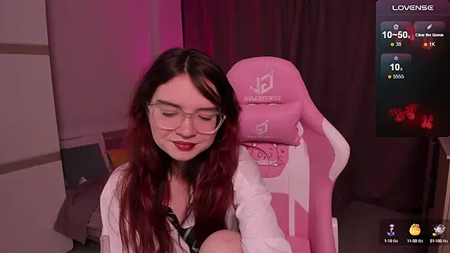 Snapshot of Sonya_Glen chatting on December 2024 09:43:02 PM Sonya Glen online show from December 2024 09:43:02 PM