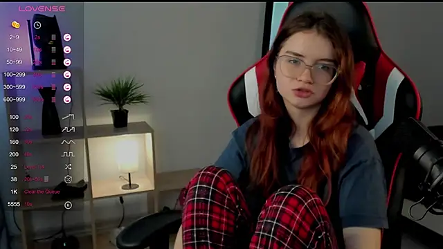 Snapshot of Sonya_Glen chatting on February 2025 08:11:02 AM Sonya Glen online show from February 2025 08:11:02 AM