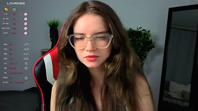 Snapshot of Sonya_Glen chatting on September 2025 08:30:01 PM Sonya Glen online show from September 2025 08:30:01 PM