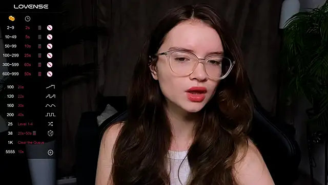 Snapshot of Sonya_Glen chatting on September 2025 10:01:02 PM Sonya Glen online show from September 2025 10:01:02 PM