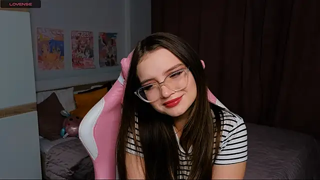 Snapshot of Sonya_Glen chatting on November 2025 10:09:02 PM Sonya Glen online show from November 2025 10:09:02 PM