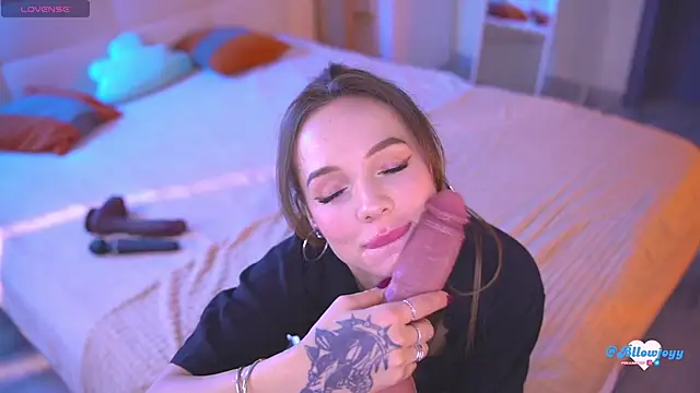 Snapshot of Bllowjoyy chatting on October 2025 07:08:01 AM Bllowjoyy online show from October 2025 07:08:01 AM